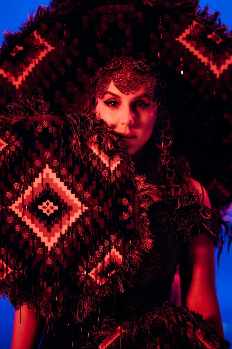 Джамала розчулила мережу архівними кадрами з Криму: як виглядала співачка в юності